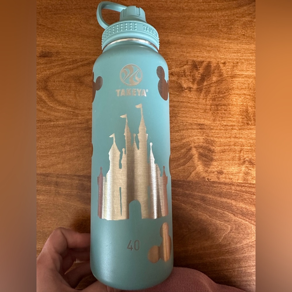 Takeya Customized 40 oz water bottle